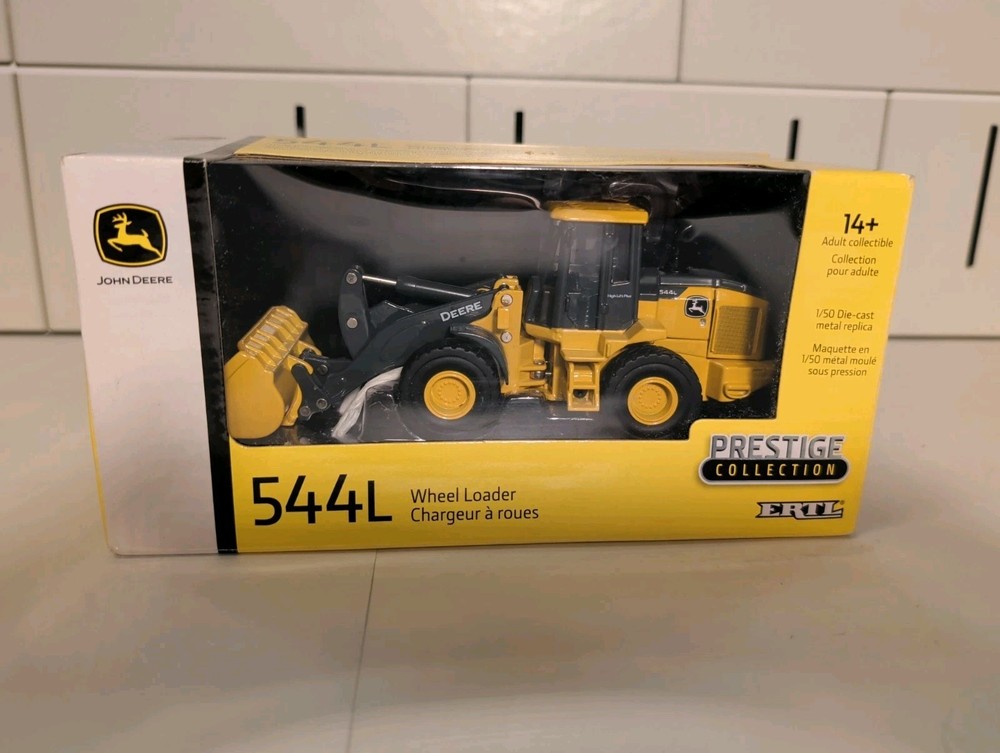NIB ERTL Prestige Collection John Deere 544L Wheel Loader Die-Cast Scale 1/50