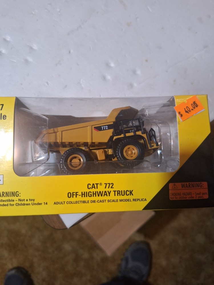 1/87 Caterpillar CAT 772 Off-Highway Truck High Line Series Diecast