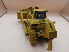 Norscot Group CAT Caterpillar D11R Track-Type Tractor Dozer, Diecast 1:50 Scale