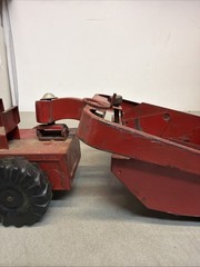 Vintage 1950s Structo Toys Scraper #330 Diecast Pressed Steel Construction Red
