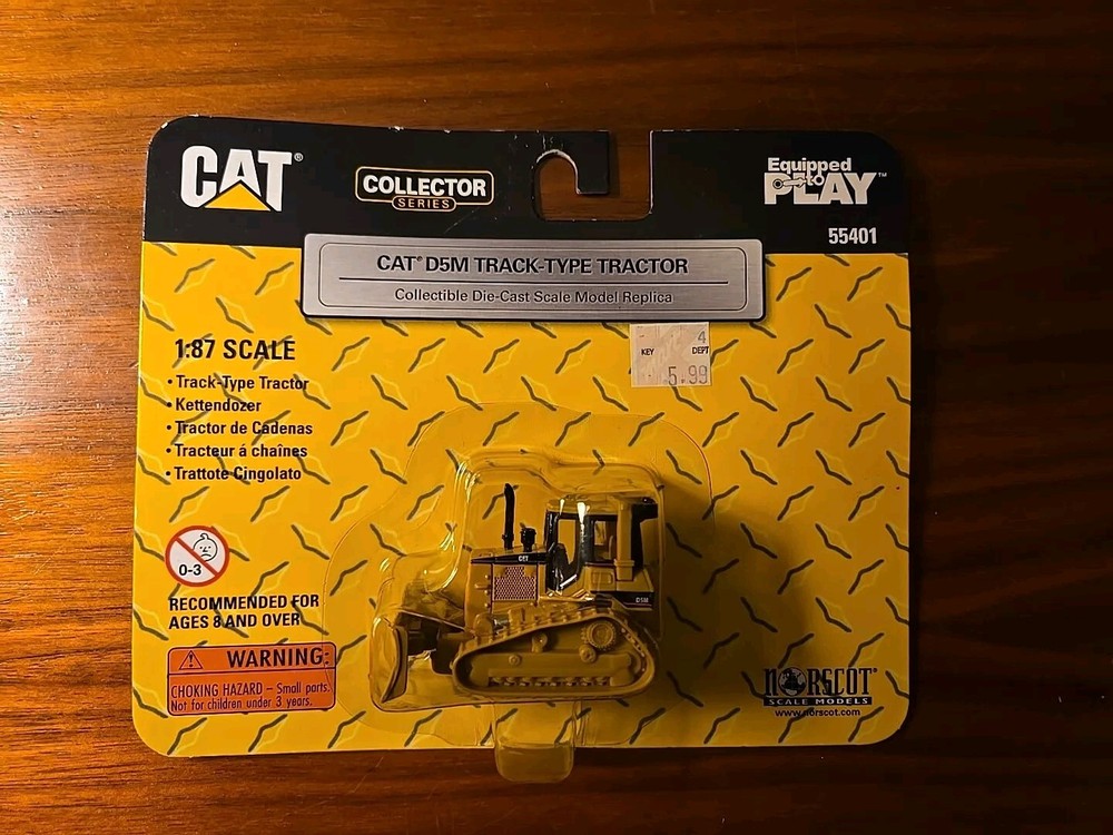 2005 Norscot Collector Series CAT Diecast D5M TRACK-TYPE TRACTOR 1:87 On Card