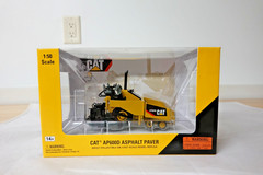 NORSCOT 55259 CAT AP600D ASPHALT PAVER 1:50 SCALE N.I.B