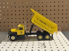 1st First Gear 1/34 Mack R Model Dump Truck Tiger Paw 19-2394