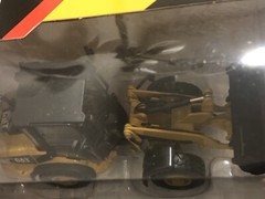 Norscot #55213 CAT Caterpillar 906H Compact Wheel Loader – 1:50 – Die Cast Boxed