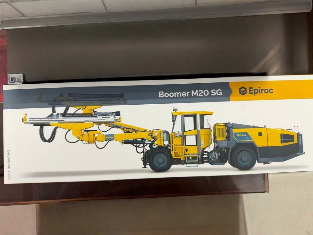 1/50 Scale EPIROC Boomer M20 SG Underground Drill Rig Diecast Model Toy Gift
