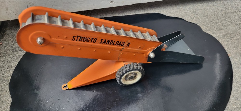 Vintage STRUCTO Orange Sand Loader – Pressed Steel Toy & NICE!