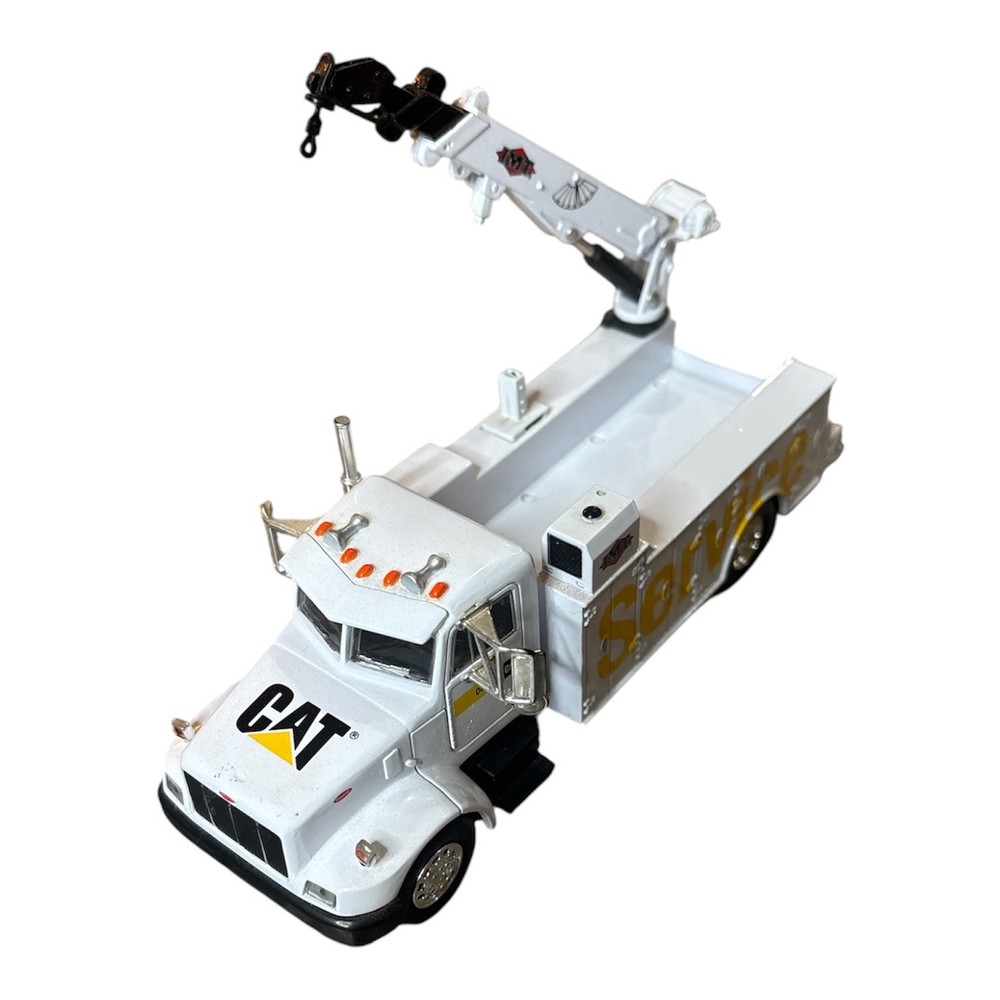 Peterbilt Model 330 CAT Dealer Service Truck Norscot 55118 1:50 NIB Caterpillar