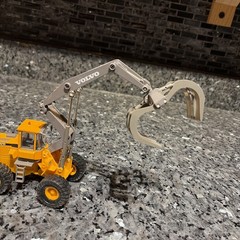 Volvo L180C 1:50 Scale High Lift Log Loader Diecast Metal And Plastic