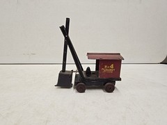 Antique Metalcraft St. Louis Pressed Steel No. 4 Steam Shovel