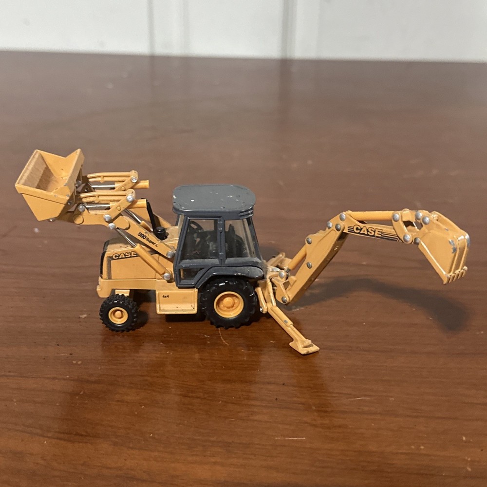 Ertl Case 590 Super L Loader Backhoe Series 2 1:50 Scale