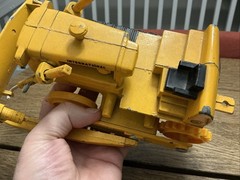ERTL INTERNATIONAL HARVESTER TD-25 BULLDOZER 1/25 Scale – 1970’s-Missing Track