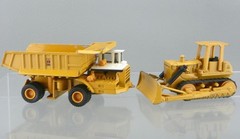 Vintage Ertl Diecast International Construction Dump Truck TD20 Bulldozer Lot HK