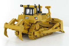 Norscot 55158 1:50 Caterpillar D10T Track Type Dozer Construction Vehicle