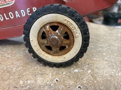 VINTAGE 1960’S RED TONKA TOYS SANDLOADER TOY VERY NICE