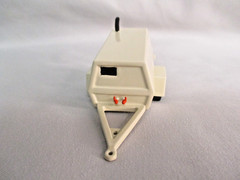 }MBM Model Portable Tow Air Compressor – white – 3D 1/48-1/50 scale (031-W)