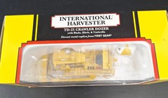 First Gear 50-3132 1:50 International TD-25 Dozer with Umbrella Blade and Hitch