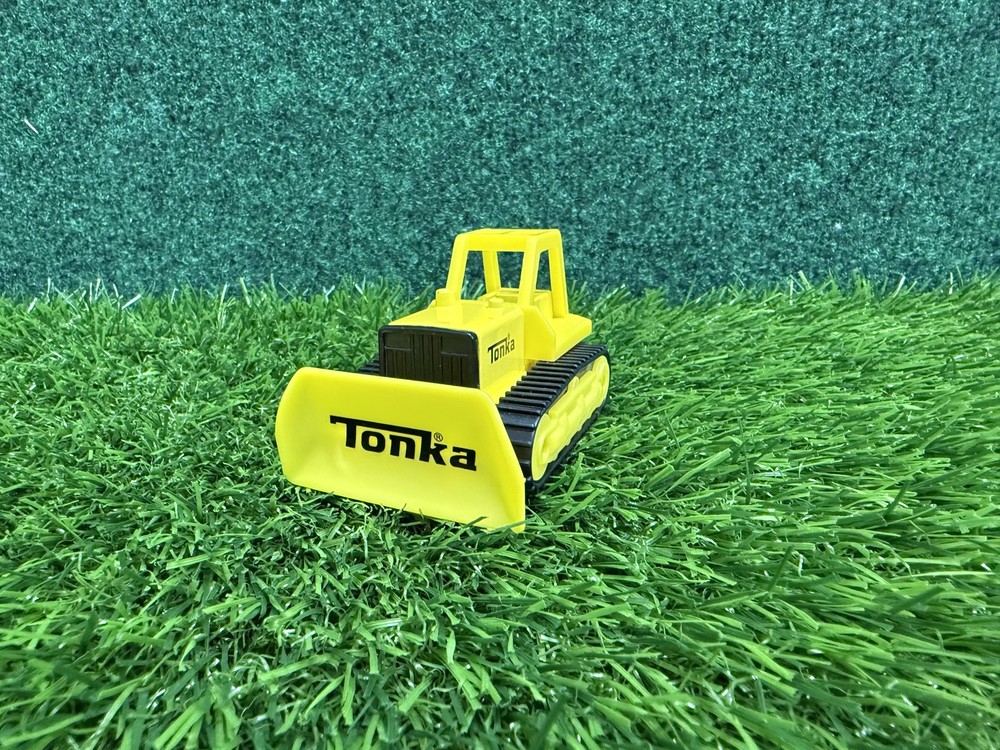 Tonka Yellow Bulldozer Toy Construction Vehicle Diecast Plastic 2020 Hasbro
