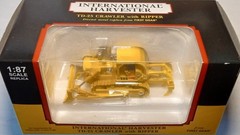 First Gear #80-0303 International Harvester TD-25 Crawler w/ROPS & Ripper HO NIB