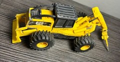 Matchbox CAT Grappler Logger 1:64 Diecast Construction Vehicle Yellow/Black 1999