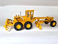 Resin 1/50 CAT Motor Grader no.16 with cab and ripper – custom made by Fankit
