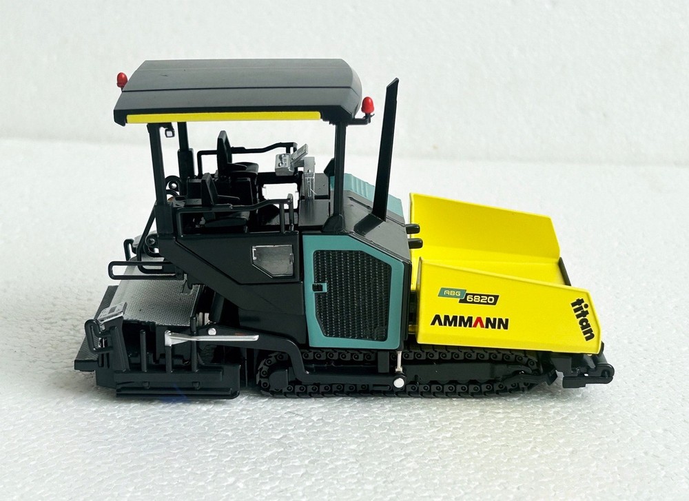 1/50 Scale AMMANN ABG 6820 TRACKED ASPHALT PAVER Green Diecast Model Toy Gift