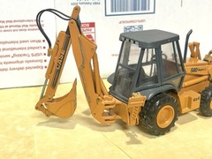 Conrad 1/35 Scale CUSTOM BUILT CASE 580 SUPER L Backhoe-Loader (U.S. Version)