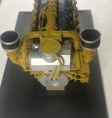 Caterpillar G3616 A4 Gas Compression Engine 1:25 Diecast Masters 85706 High Line
