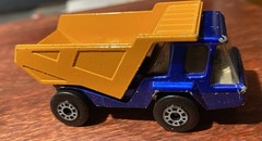 Matchbox Diecast Dump Truck Blue Yellow Moving Parts Construction Toy 8-11 Years