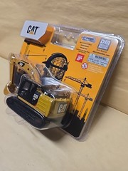 Caterpillar 320F L Hydraulic Excavator 1:64 Scale Diecast Masters