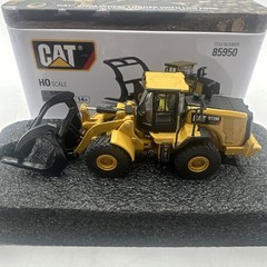 CAT 972M Wheel Loader w/ Log Fork HO Scale Model – 85950 High Line Series