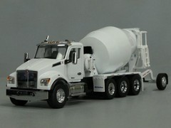 1:50 DM T880SFFA MC Cement Mixer Truck Construction Machine Diecast Model