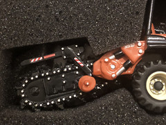 2002 ERTL Racing Champions – Ditch Witch RT90 Tractor – Scale 1:50 – NOS