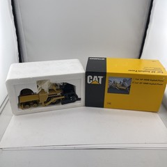 Caterpillar Cat AP-1000B Asphalt Paver – NZG 1:50 Scale Diecast Model #479.1 New