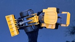 ERTL John Deere Collectible Diecast Wheel Loader Yellow Construction Vehicle