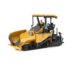 Diecast Masters 85590 Caterpillar AP655F Tracked Asphalt Paver 1/50 O scale MIB