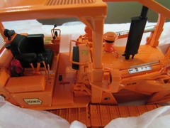 FIRST GEAR 1/25 CONSTRUCTION PIONEERS IOWA ORANGE IH 175 CRAWLER/DOZER – NIB