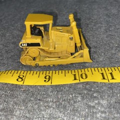 Norscot CAT D6H Track-Type Tractor Dozer 1:64 Die Cast Caterpillar Model