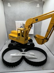 1 pair of new tracks for Ertl 1/16 All Metal John Deere Excavator #505