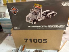 1/50 DIECAST MASTER INTERNATIOAL HX 520 TANDEM TRACTOR # C595