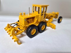 Resin 1/50 CAT Motor Grader no.16 with cab and ripper – custom made by Fankit