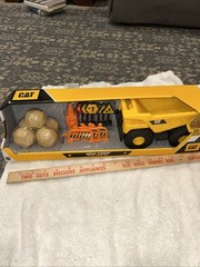 CAT Construction Mini Crew Road Work Set New Sealed