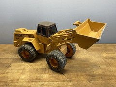 Ertl 1/16 Case W30 Loader Articulated Front End Loader Die Cast