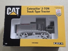 ERTL Caterpillar 2-Ton Track-Type Tractor 1:16 Scale Die Cast 2438: Original Box