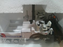 Norscot Roadtec RP190 Paver 1:50 Scale White Very Good Factory Sealed Box