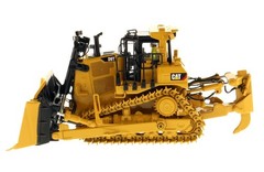 DIECAST MASTERS,Bull CATERPILLAR D9T with driver and metal box, 1/50, DCM85944