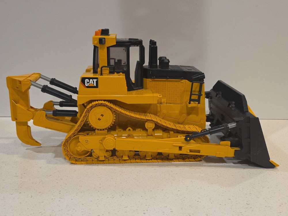 2012 Bruder CAT Bulldozer 2045/01 20″ Long Great for display or for play