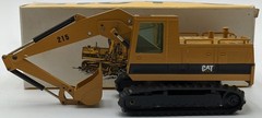 NZG 190 1:50 Caterpillar 215 Hydraulic Excavator