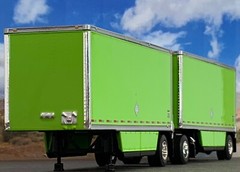 1/64 DCP LIME GREEN 28′ WABASH DRY VAN PUP TRAILER SET
