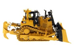 DIECAST MASTERS,Bull CATERPILLAR D9T with driver and metal box, 1/50, DCM85944