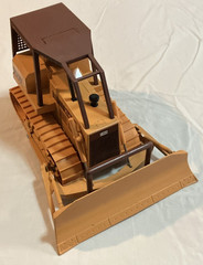1/16 Case International 1550 Dozer With Blade, Brush Guard, And Winch
